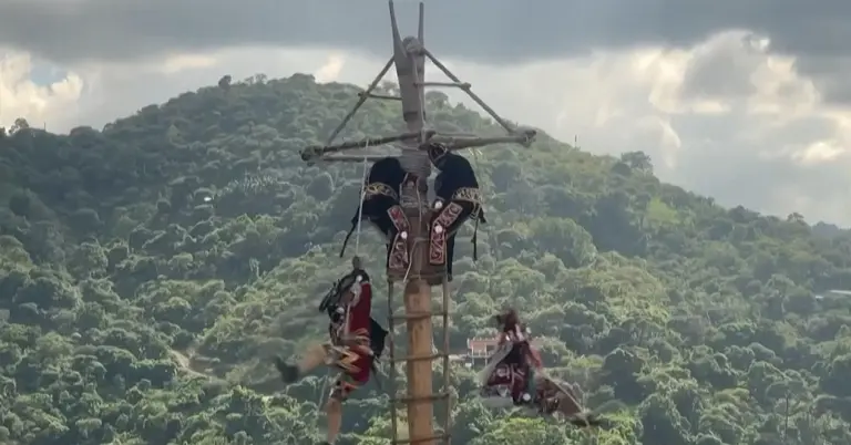 প্রাচীন আধ্যাত্মিক উড়ন্ত নৃত্য